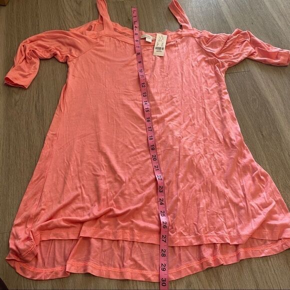 NWT New York & Co. pink open shoulder blouse, med - Picture 4 of 6